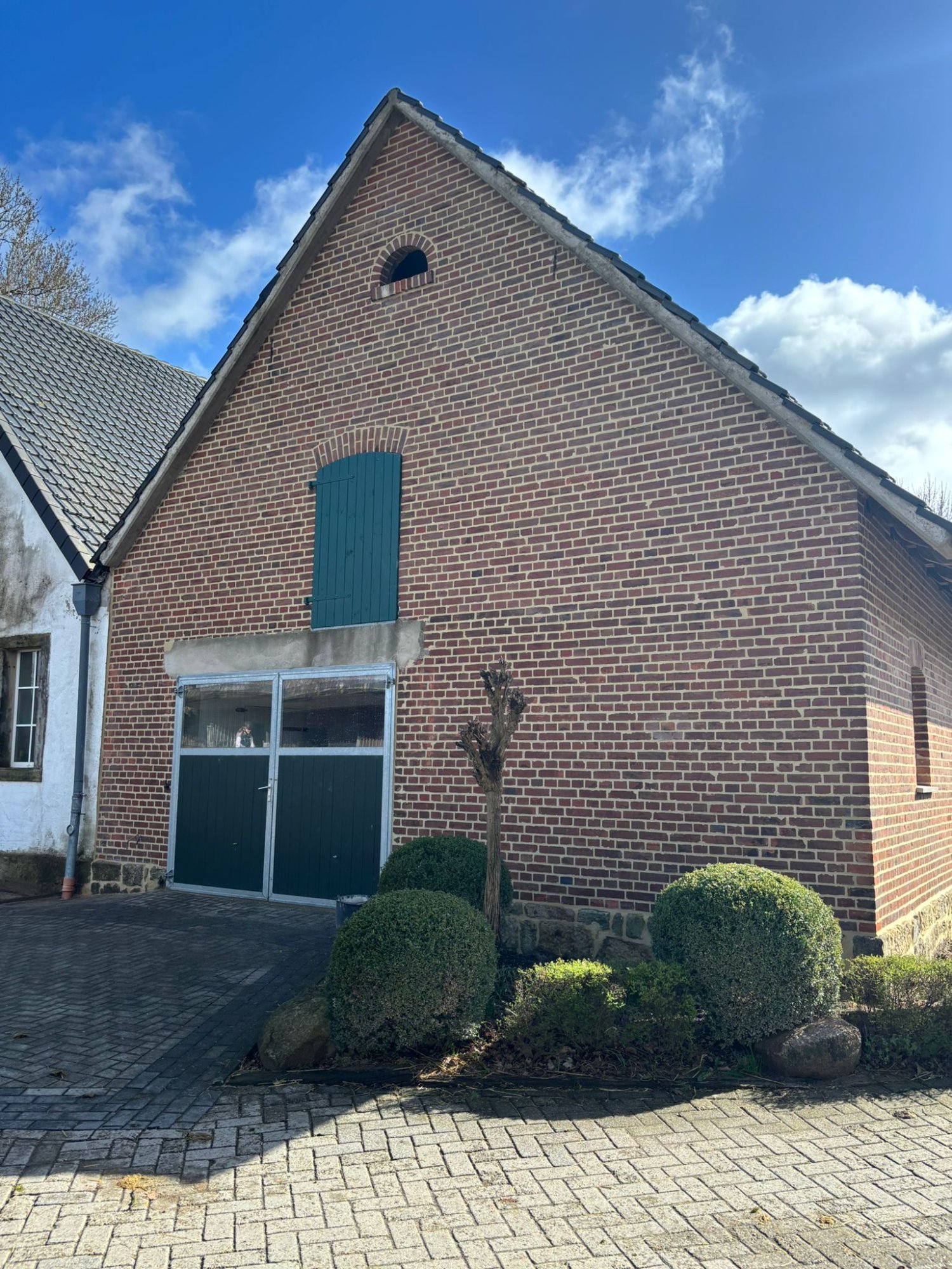 Wirtschaftsgebäude nach professioneller Sanierung